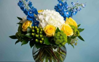 Love Romance Flower Arrangement w/hydrangea and roses